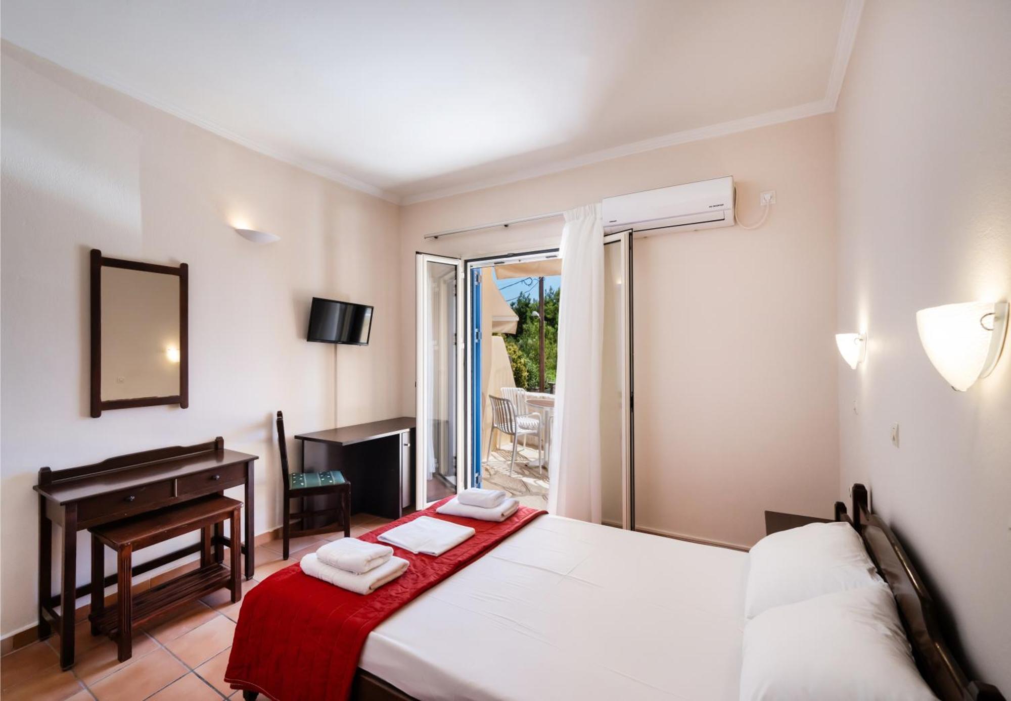 Ionio Hotel Никиана Экстерьер фото