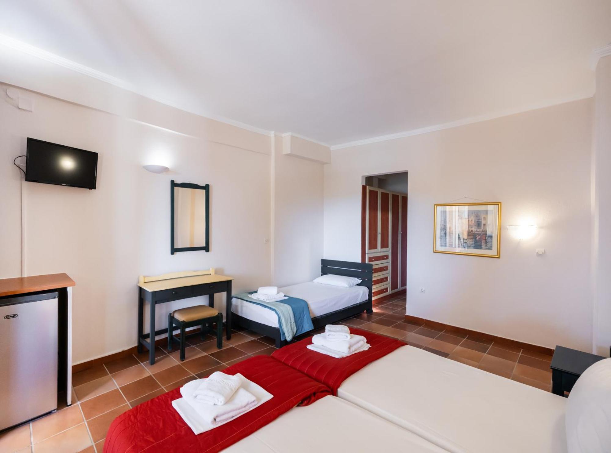 Ionio Hotel Никиана Экстерьер фото
