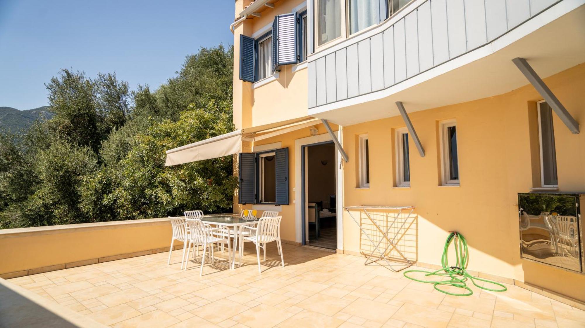Ionio Hotel Никиана Экстерьер фото